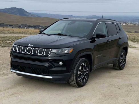Used 2022 Jeep Compass Limited image 4