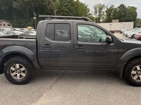 Used 2011 Nissan Frontier PRO-4X w/ Pro-4x Luxury Pkg AWD/4WD image 9