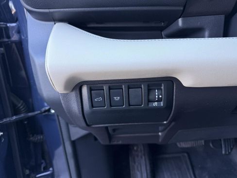 Used 2023 Subaru Ascent Limited image 21