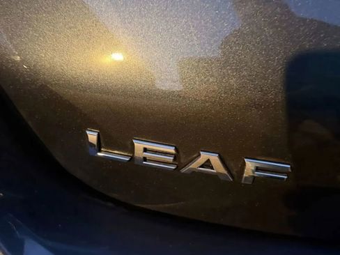 Used 2013 Nissan Leaf SL w/ Premium Pkg image 6