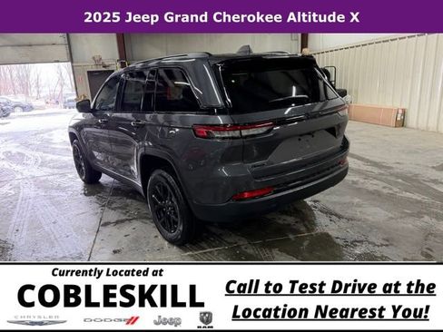 New 2025 Jeep Grand Cherokee Altitude AWD/4WD image 8