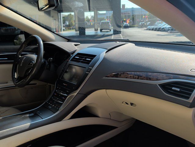 Used 2013 Lincoln MKZ FWD image 27