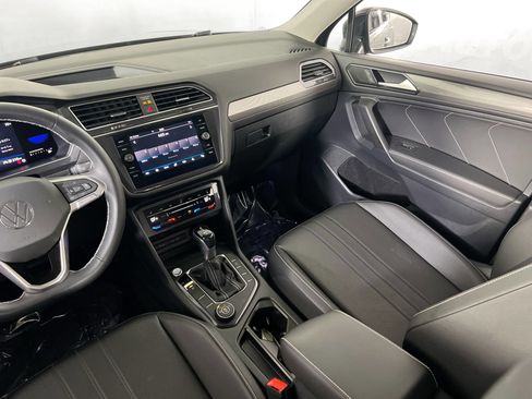 Used 2022 Volkswagen Tiguan SE image 22