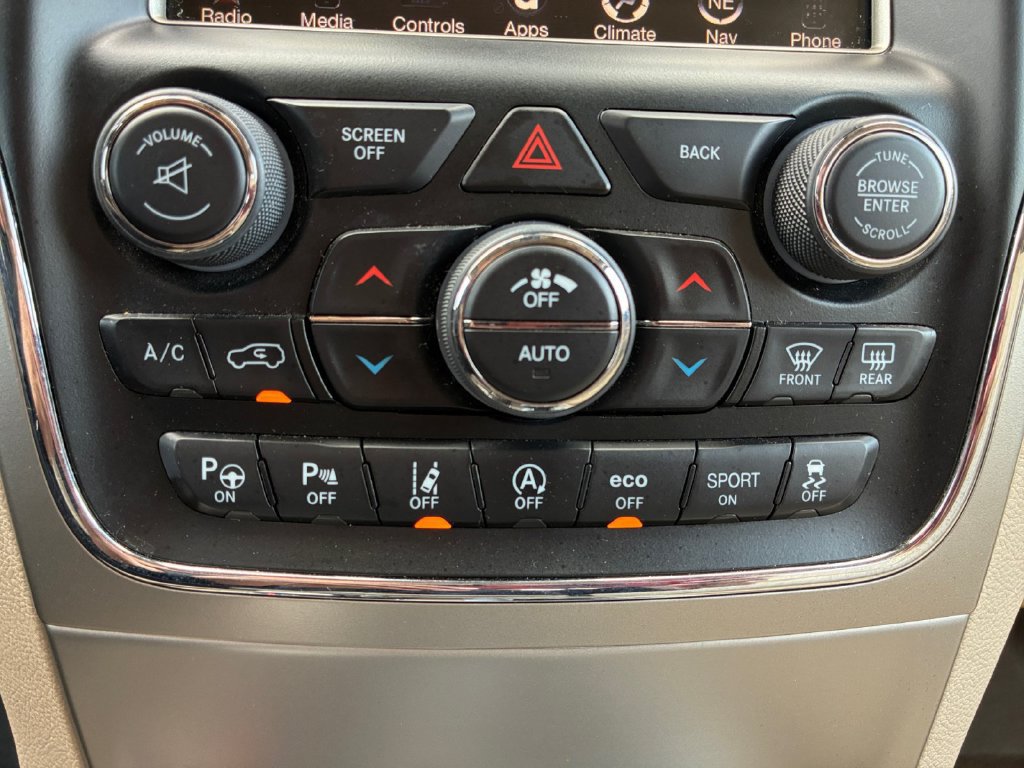 Used 2017 Jeep Grand Cherokee Overland w/ Jeep Active Safety Group RWD image 4