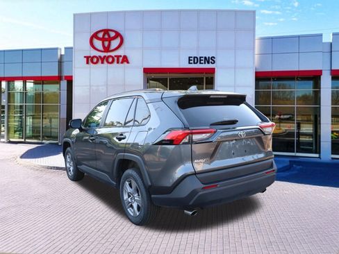 Used 2025 Toyota RAV4 XLE FWD image 5
