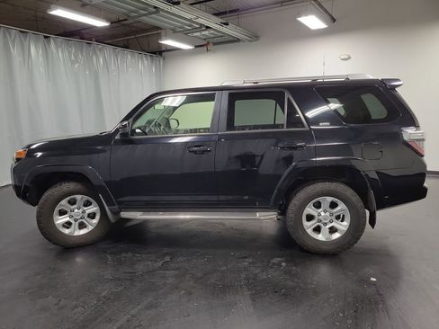 Used 2018 Toyota 4Runner SR5 image 5