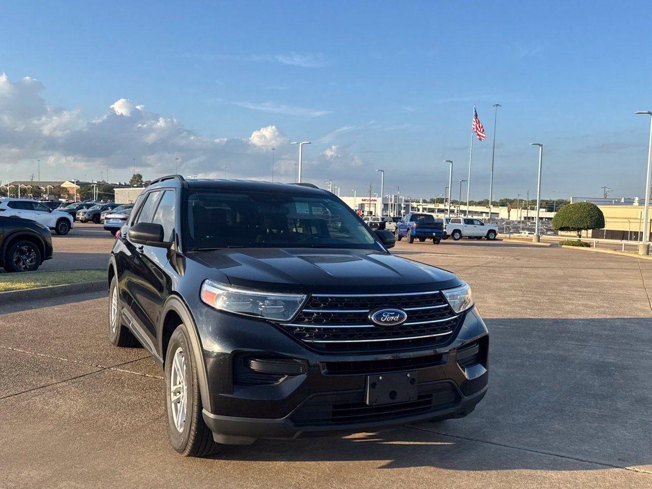 Used 2022 Ford Explorer XLT RWD image 4