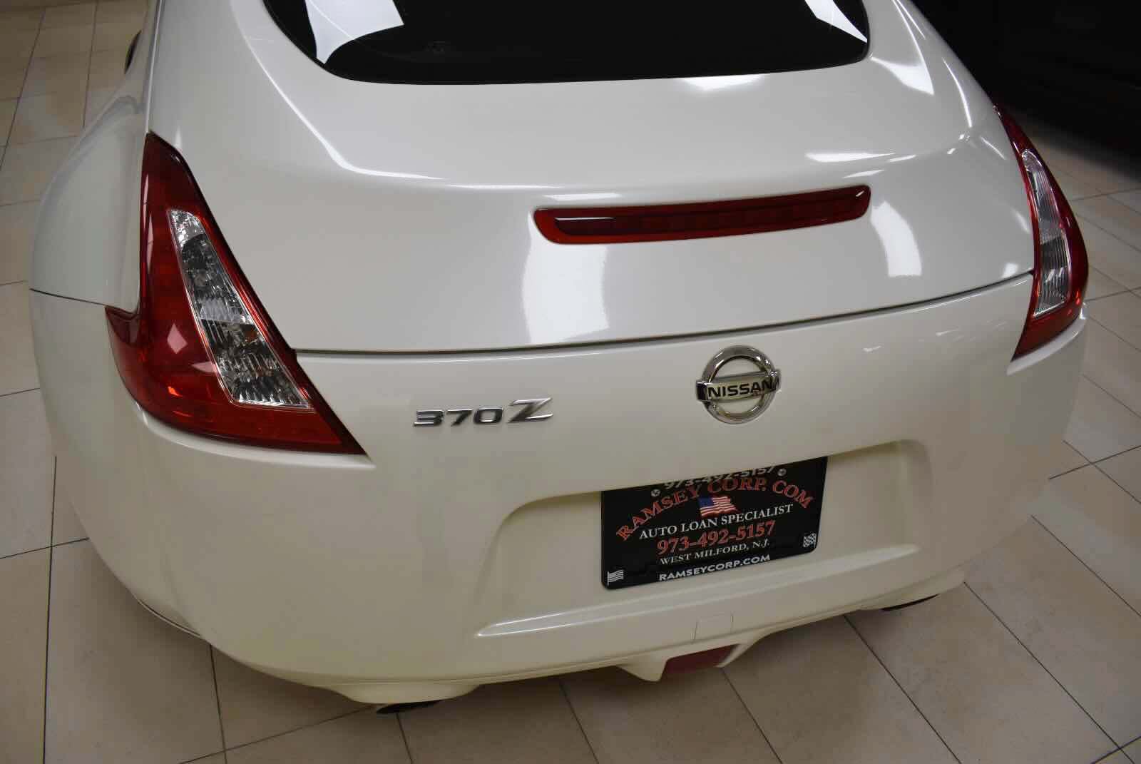 Used 2014 Nissan 370Z Coupe RWD image 52