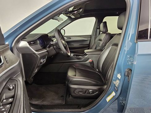 New 2026 Jeep Grand Cherokee Limited w/ Limited Altitude Package AWD/4WD image 18