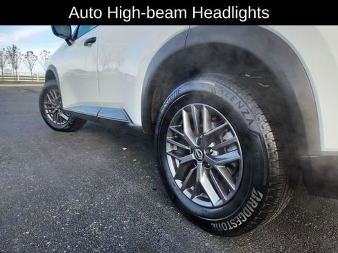 Used 2024 Nissan Rogue S image 16