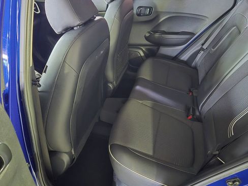 Used 2022 Hyundai Venue Limited w/ Cargo Package FWD image 12