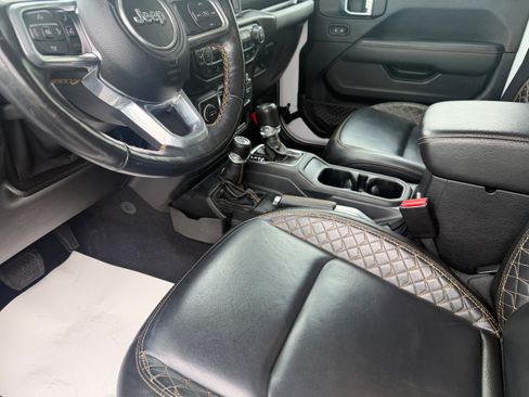 Used 2021 Jeep Wrangler Unlimited Sahara AWD/4WD image 14