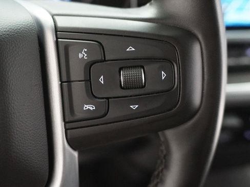 Used 2025 GMC Sierra 1500 SLT RWD image 10