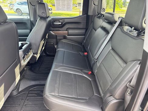 Used 2021 GMC Sierra 1500 Denali w/ Denali Ultimate Package AWD/4WD image 9