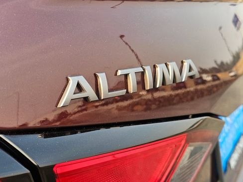 Used 2024 Nissan Altima 2.5 SV AWD/4WD image 22