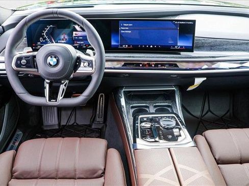 Used 2025 BMW 760i xDrive AWD/4WD image 22