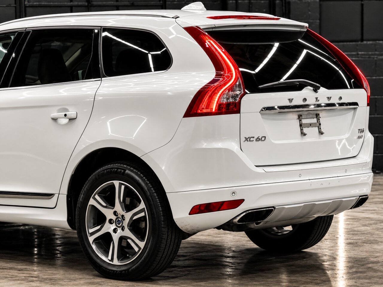Used 2015 Volvo XC60 T6 AWD/4WD image 15