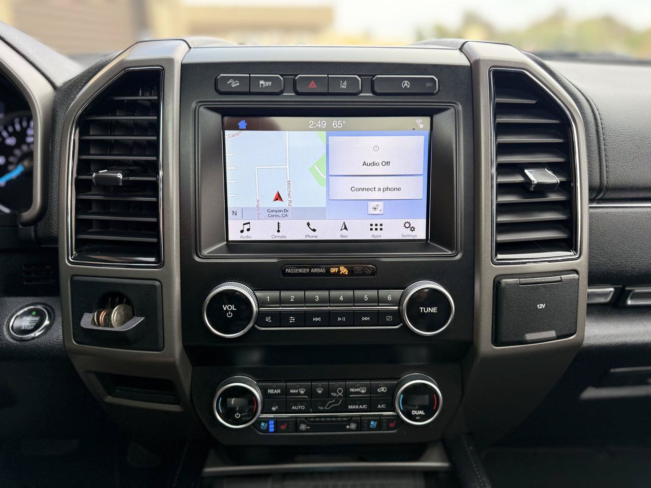 Used 2019 Ford Expedition XLT w/ Equipment Group 202A AWD/4WD image 22
