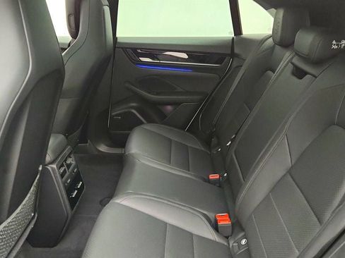 Used 2025 Porsche Macan 4 Electric image 24