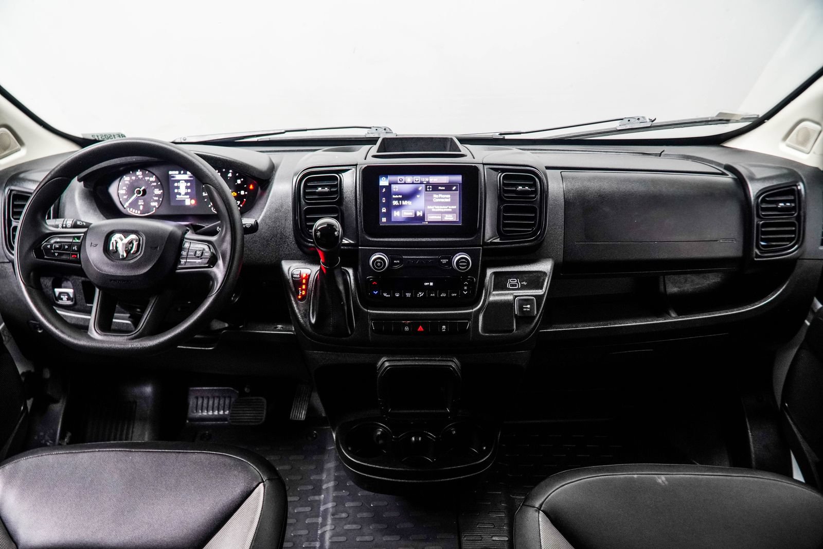 Used 2024 RAM ProMaster 2500 w/ Convenience Group FWD image 18