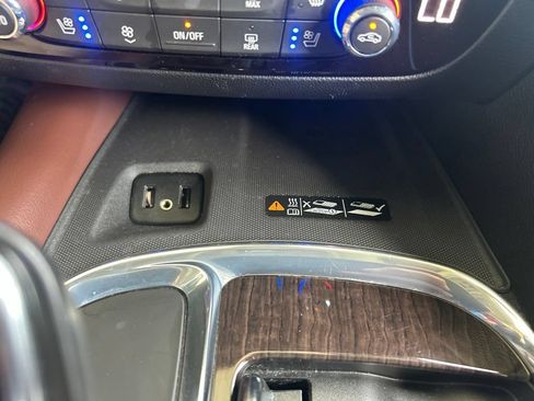 Used 2019 Buick Enclave Avenir w/ Avenir Technology Package FWD image 21