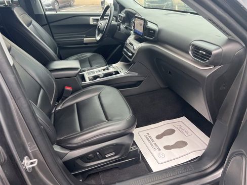 Used 2023 Ford Explorer XLT w/ Equipment Group 202A image 32
