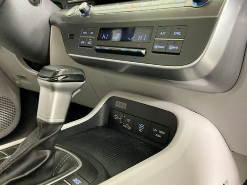 Used 2024 Hyundai Kona SEL FWD image 19