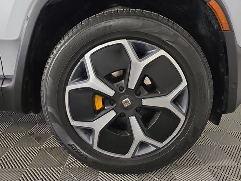 Used 2024 Rivian R1S Adventure AWD/4WD image 11