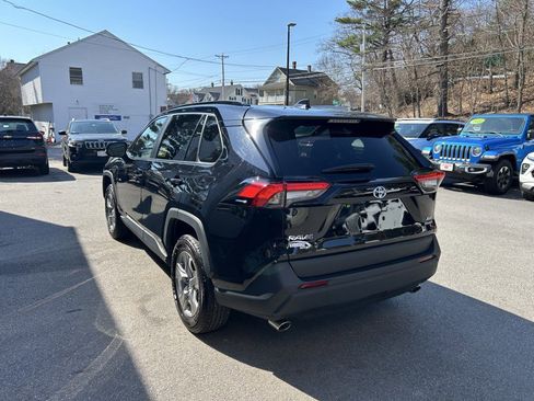 Used 2024 Toyota RAV4 XLE w/ Convenience Package image 5
