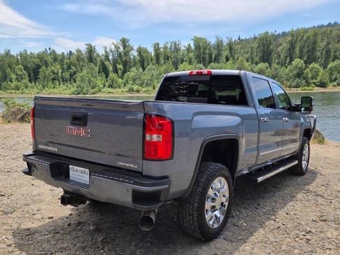 Used 2016 GMC Sierra 2500 Denali w/ Duramax Plus Package AWD/4WD image 9