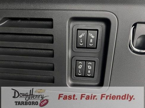 New 2026 Chevrolet Traverse RS w/ LPO, Floor Liner Package FWD image 39