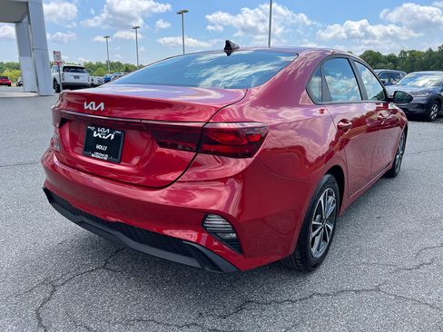 Used 2023 Kia Forte LXS FWD image 4
