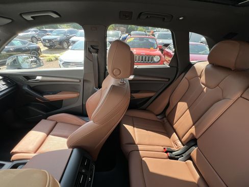 Used 2023 Audi Q5 2.0T Prestige w/ Prestige Package AWD/4WD image 3