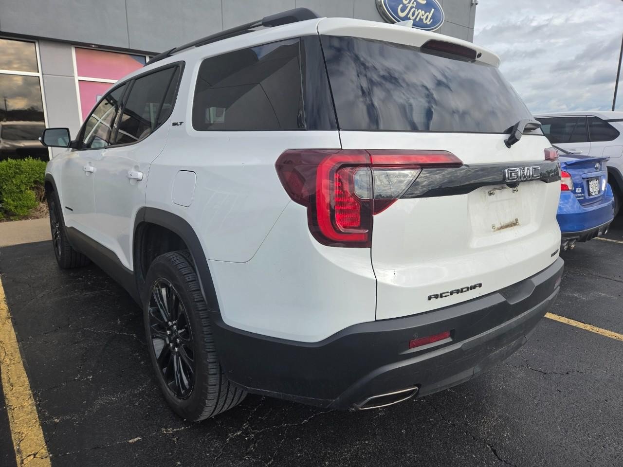 Used 2023 GMC Acadia SLT w/ Elevation Edition AWD/4WD image 3