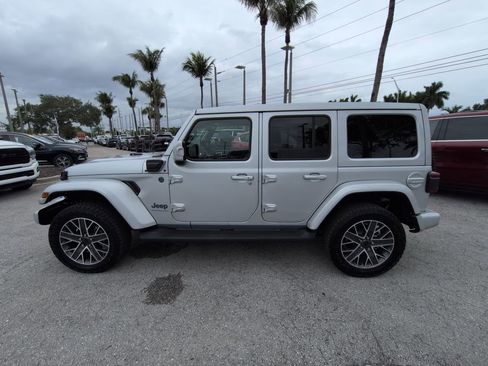 Used 2024 Jeep Wrangler High Altitude AWD/4WD image 8