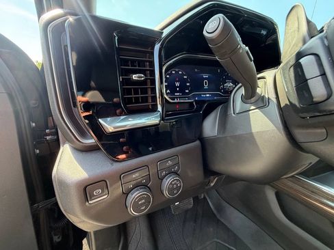 Used 2025 Chevrolet Silverado 1500 RST w/ Redline Edition AWD/4WD image 4