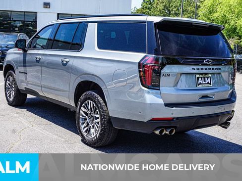 Used 2025 Chevrolet Suburban Z71 AWD/4WD image 5