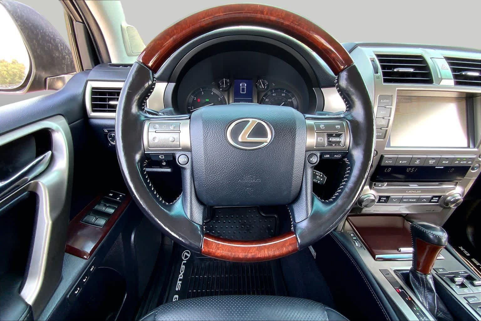 Used 2016 Lexus GX 460 Luxury AWD/4WD image 5