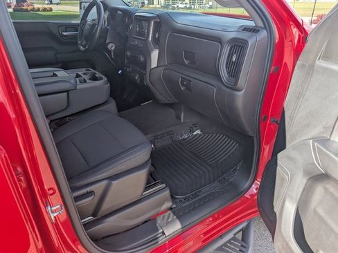 Used 2019 Chevrolet Silverado 1500 Custom Trail Boss w/ Custom Convenience Package image 4