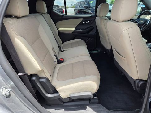 Used 2023 Chevrolet Traverse LS FWD image 15
