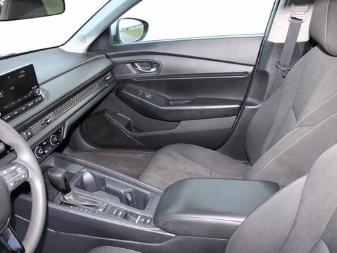 Used 2023 Honda Accord EX image 12