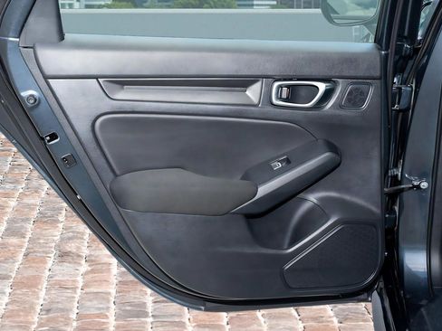 Certified 2024 Honda Civic Sport image 12