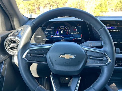 Used 2025 Chevrolet Equinox LT image 18