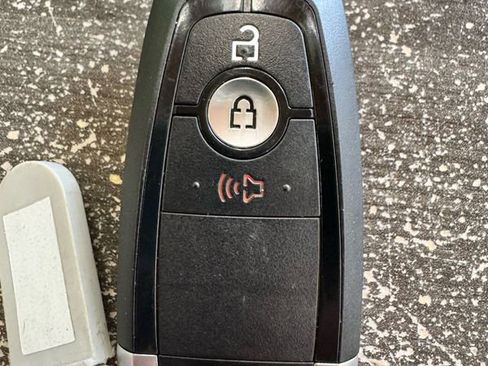 Used 2019 Ford EcoSport SE image 44