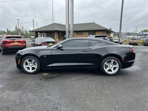 Used 2021 Chevrolet Camaro LT image 2