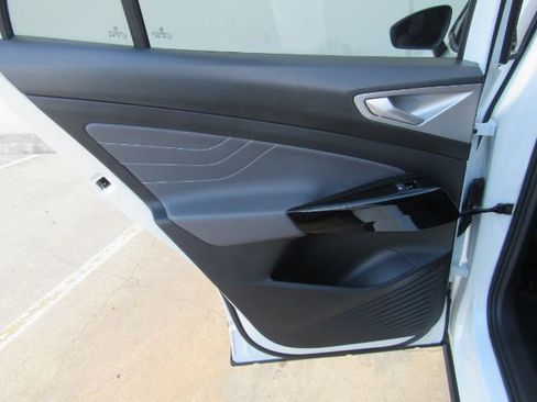 Used 2024 Volkswagen ID.4 S image 20