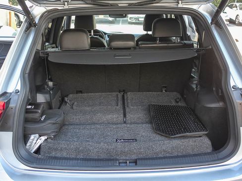 Used 2022 Volkswagen Tiguan SE R-Line image 26