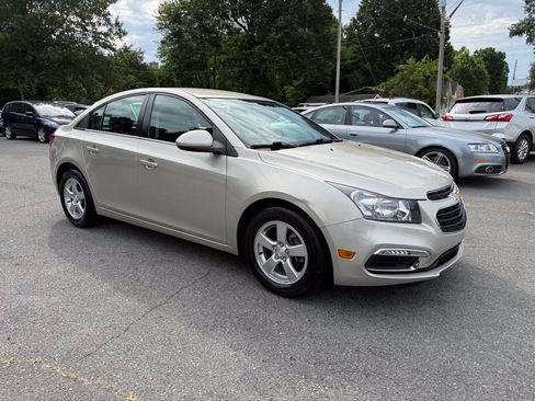 Used 2015 Chevrolet Cruze LT FWD image 4