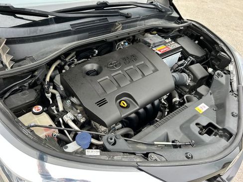 Used 2021 Toyota C-HR XLE image 31