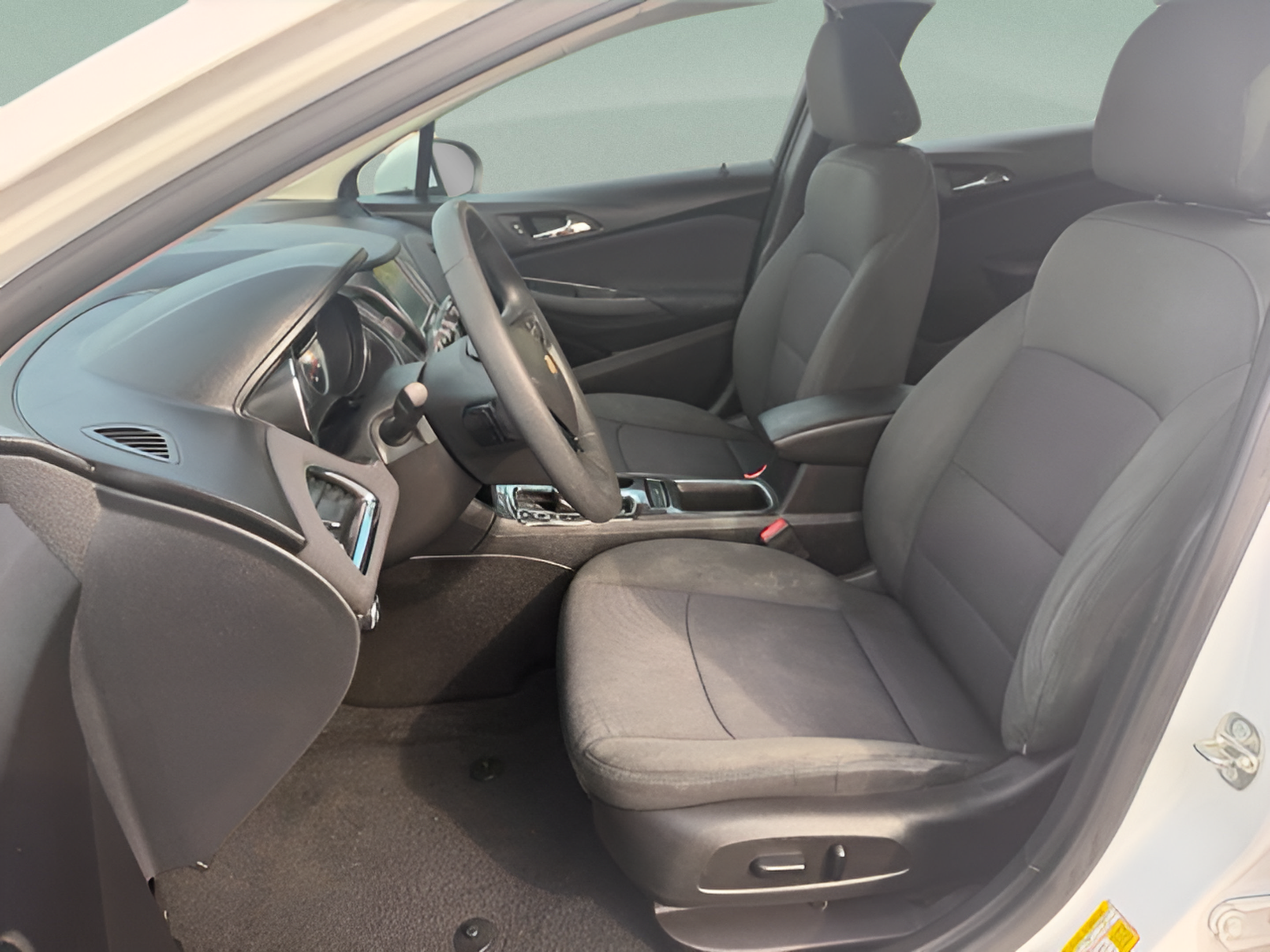 Used 2017 Chevrolet Cruze LT w/ Convenience Package FWD image 22